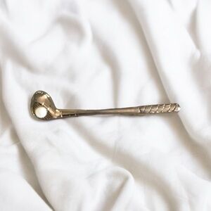 Brooch, Golf Club, Delicate, Gold-Tone, with a Single Faux Pearl.